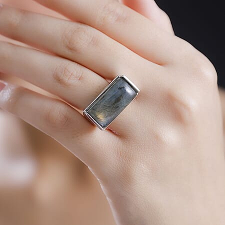 Malagasy Labradorite / 10 - Product card gallery slide 3 (10177654849849)