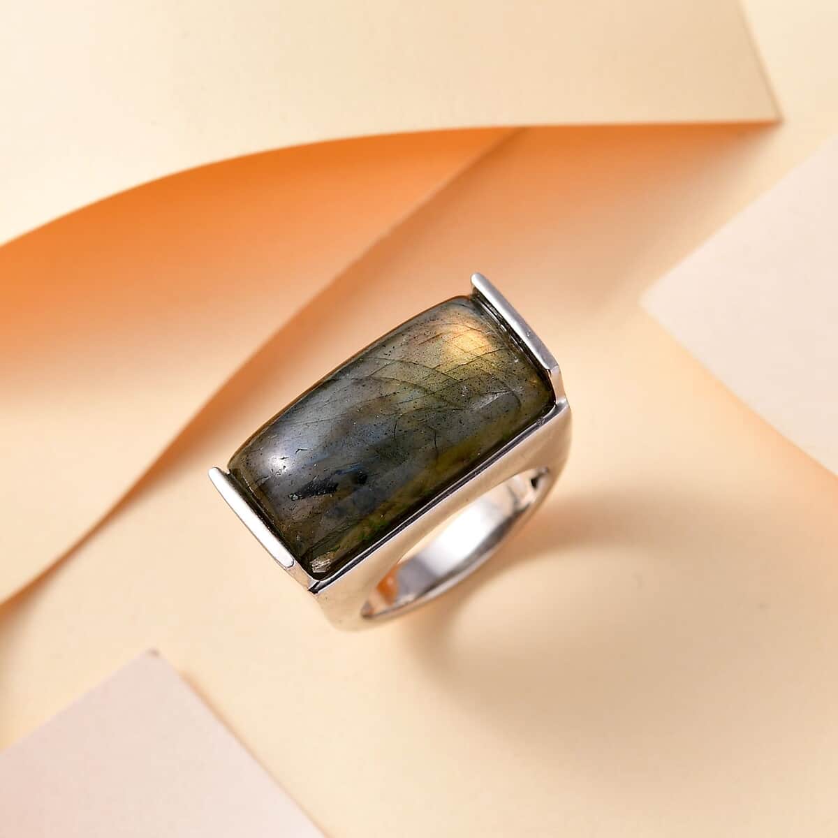 Doorbuster Karis Malagasy Labradorite 13.65 ctw Solitaire Ring in Platinum Bond (Size 7.0) image number 1