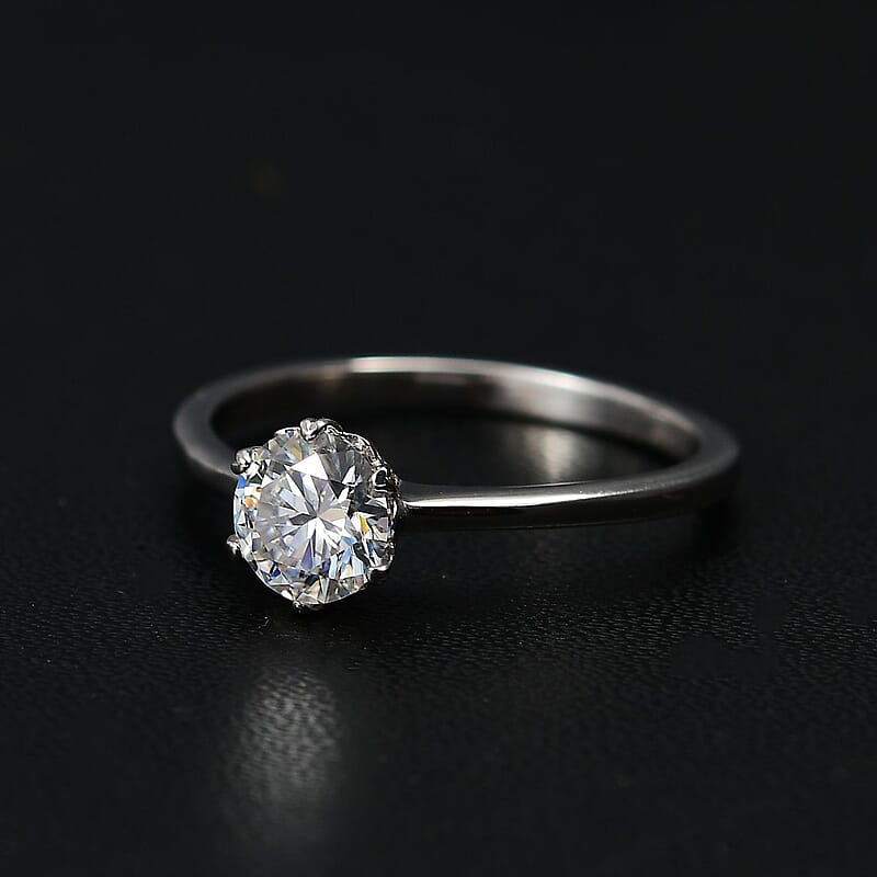 Moissanite 0.90 ctw Solitaire Ring in Rhodium Over Sterling Silver (Size 10.0)