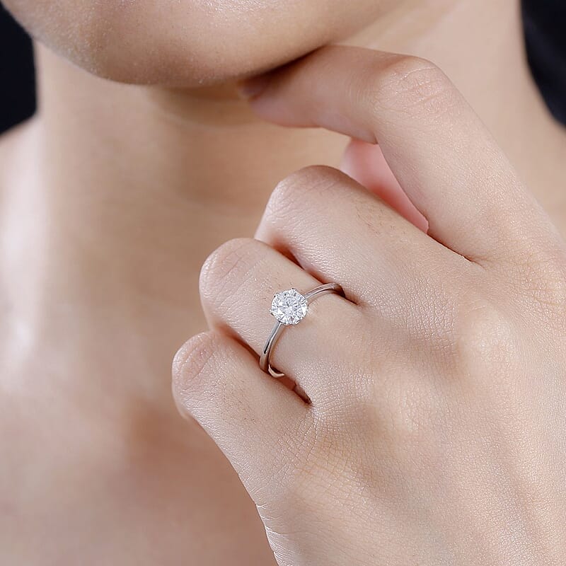 Moissanite 0.90 ctw Solitaire Ring in Rhodium Over Sterling Silver (Size 10.0)