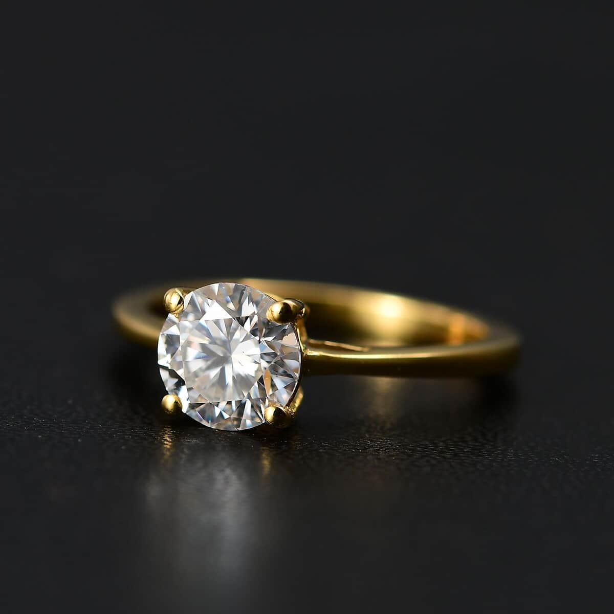 Moissanite 0.90 ctw Solitaire Ring in 18K Vermeil Yellow Gold Over Sterling Silver (Size 10.0) (Del. in 7-10 days) image number 2