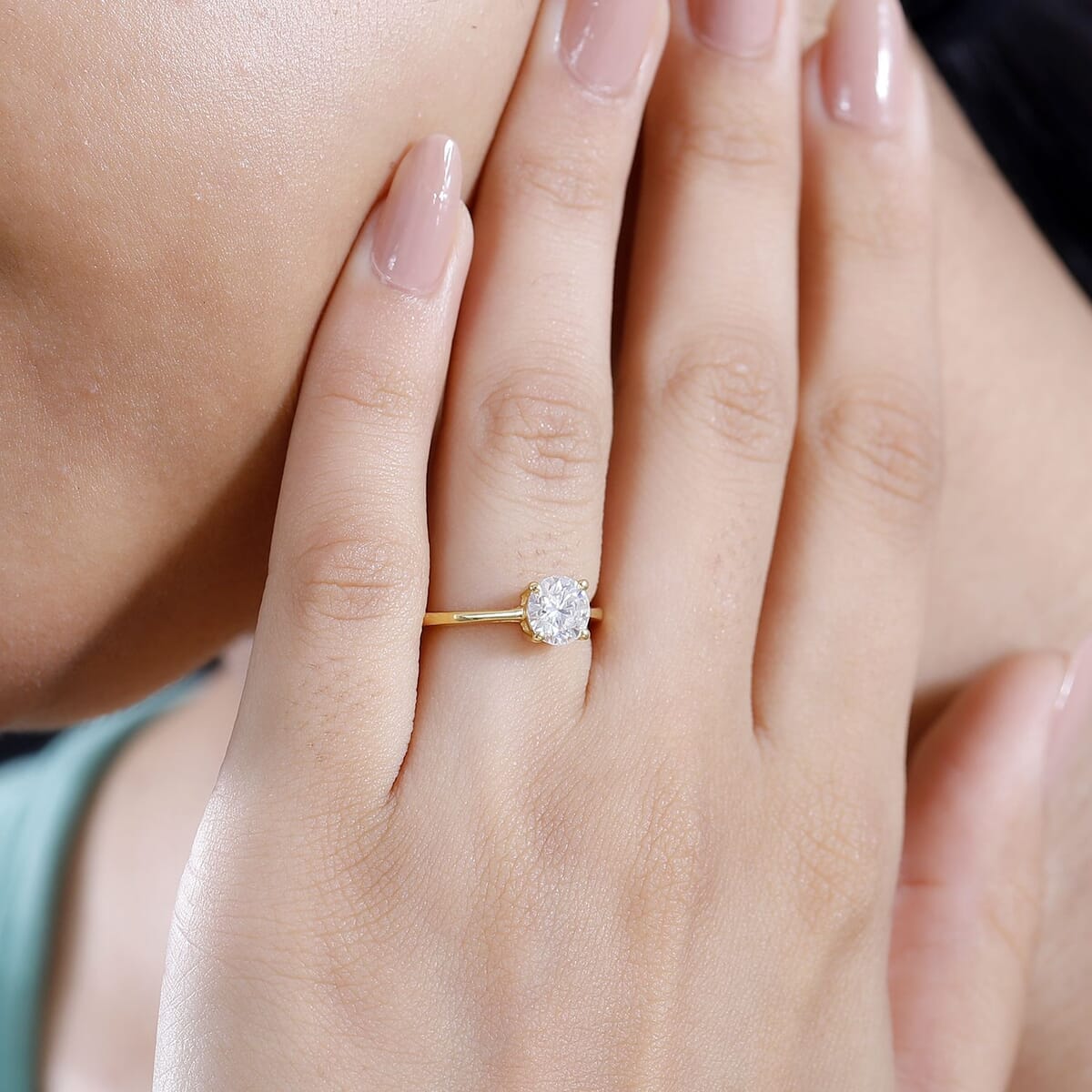 Moissanite 0.90 ctw Solitaire Ring in 18K Vermeil Yellow Gold Over Sterling Silver (Size 7.0) image number 3