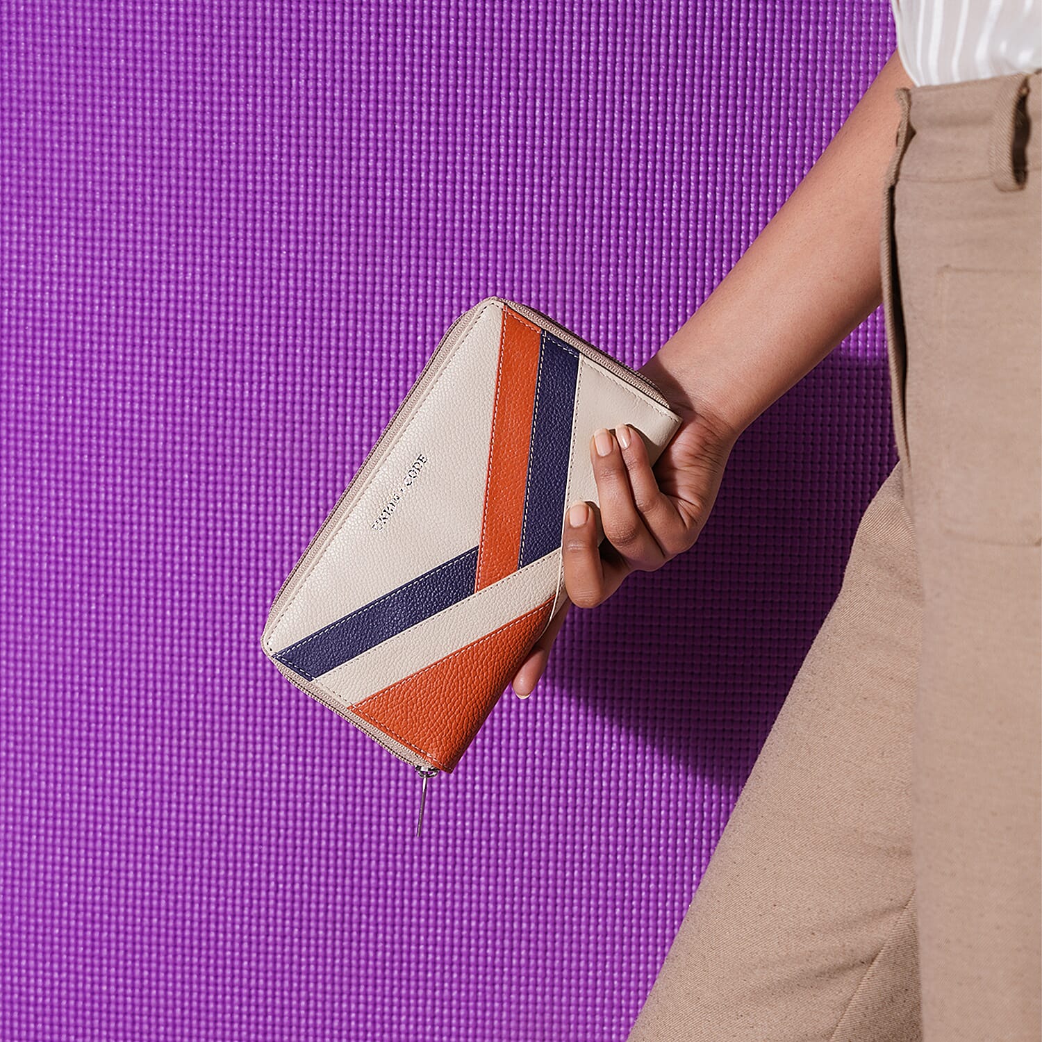 Beige - Product card gallery slide 2 (9431294574847)