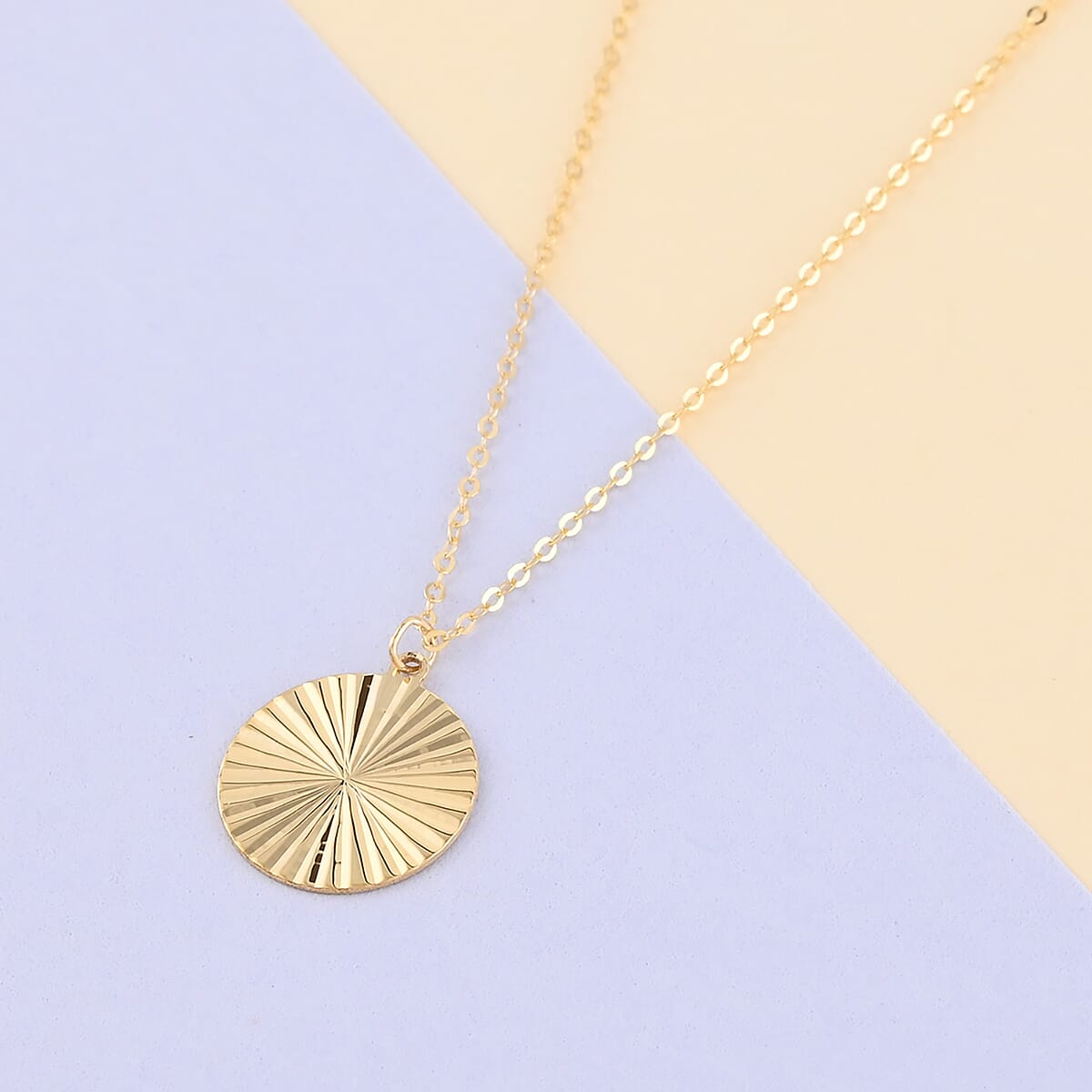 Maestro Gold Collection Italian 10K Yellow Gold 2mm Lucky Coin Diamond Cut Circle Pendant Necklace 18 Inches 1.20 Grams image number 1