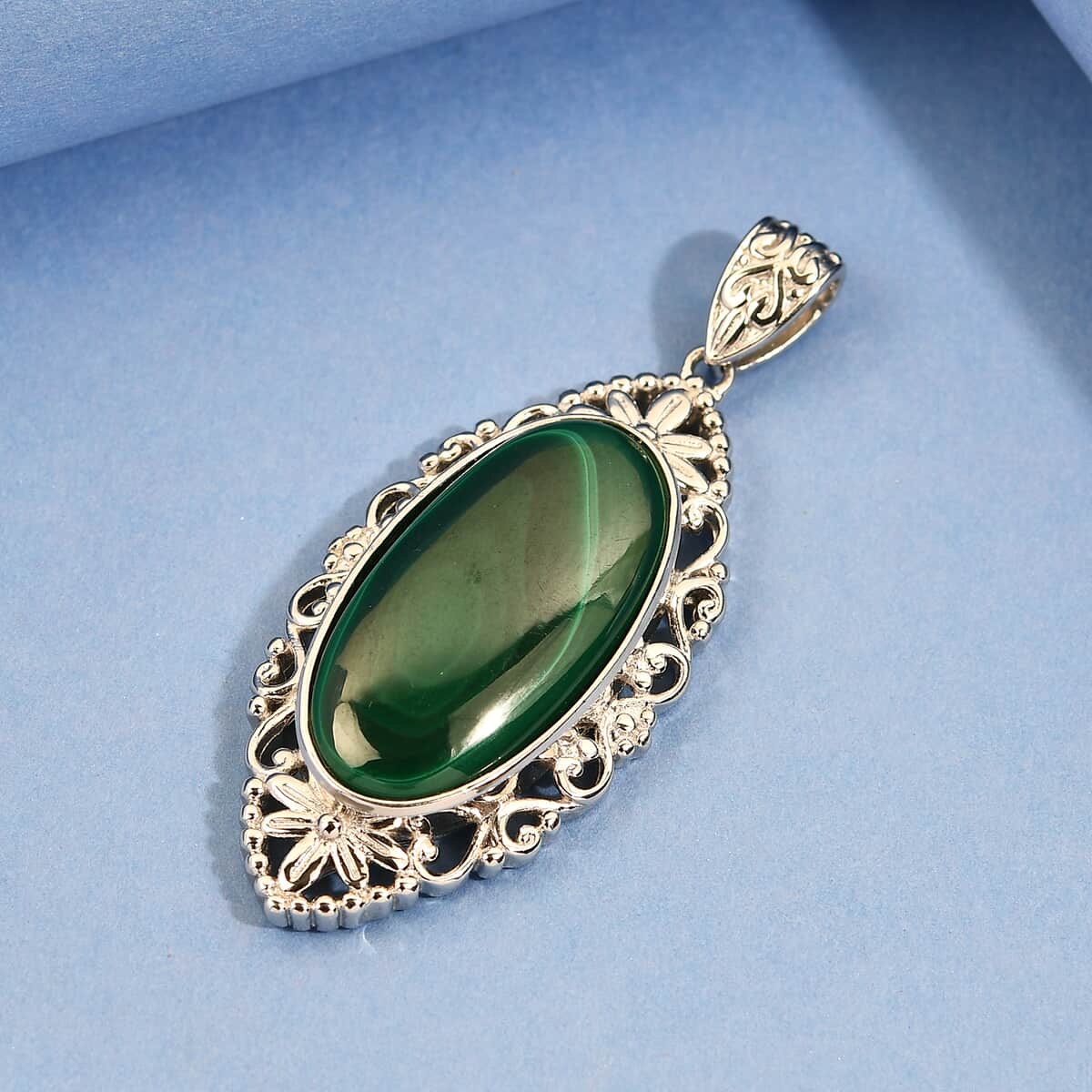 African Malachite Solitaire Pendant in Platinum Over Copper with Magnet 27.50 ctw image number 1