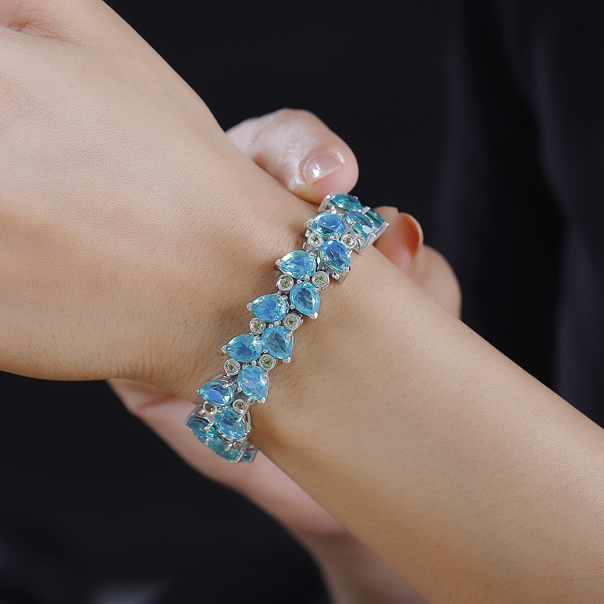 Peacock Quartz (Triplet) and Peridot 45.40 ctw Feather Bracelet in Rhodium Over Sterling Silver (7.25 In) image number 2
