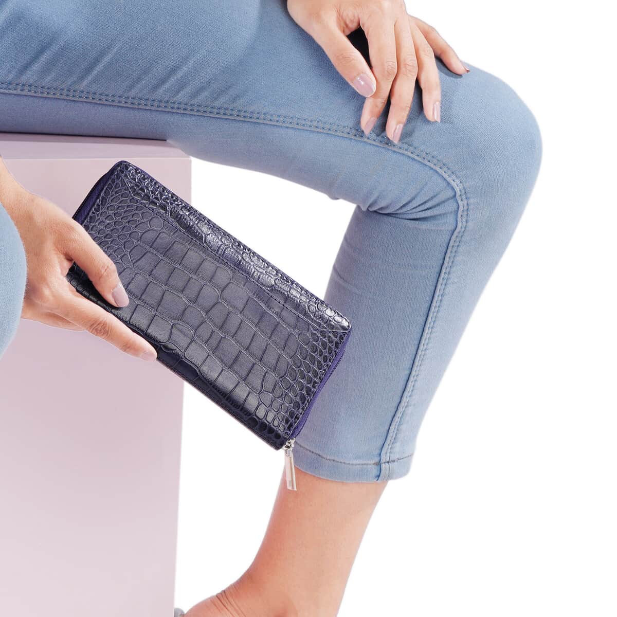 Women's Slim Wallet with Safe Keeper 