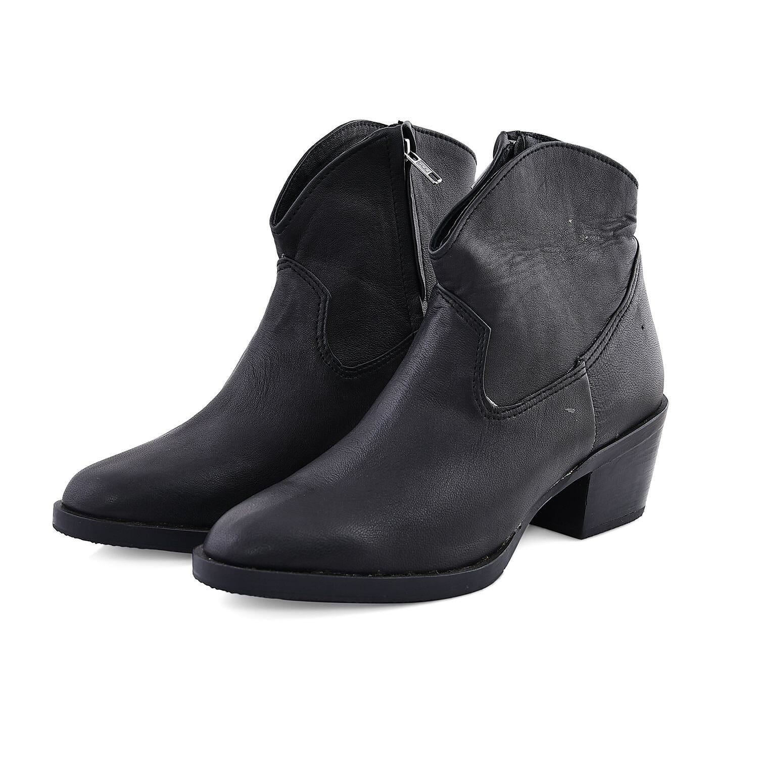 Black Leather Shoes (Size 7.5)