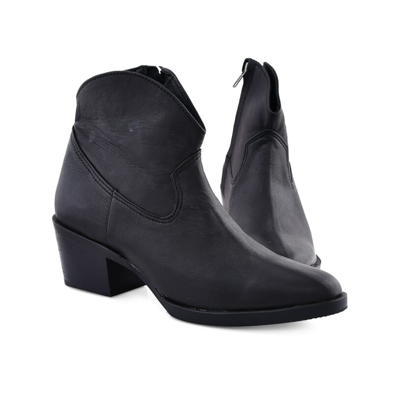 Black Leather Shoes (Size 8)