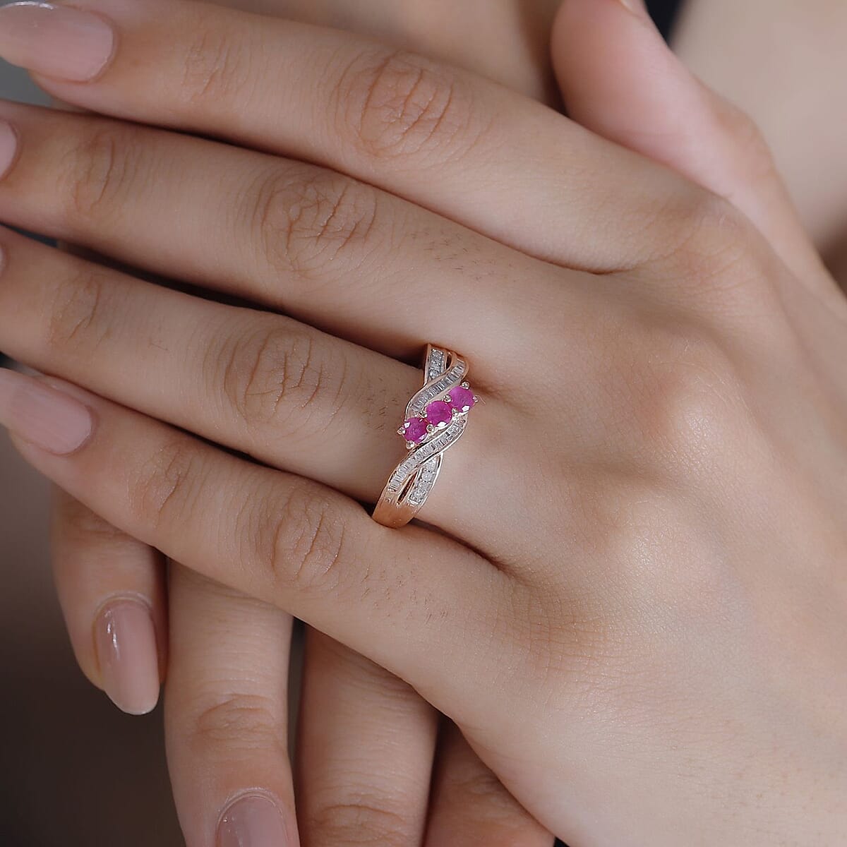 Premium Mozambique Pink Sapphire and Diamond 0.65 ctw Trinity Twisted Ring in 18K Vermeil Rose Gold Over Sterling Silver (Size 8.0) image number 2