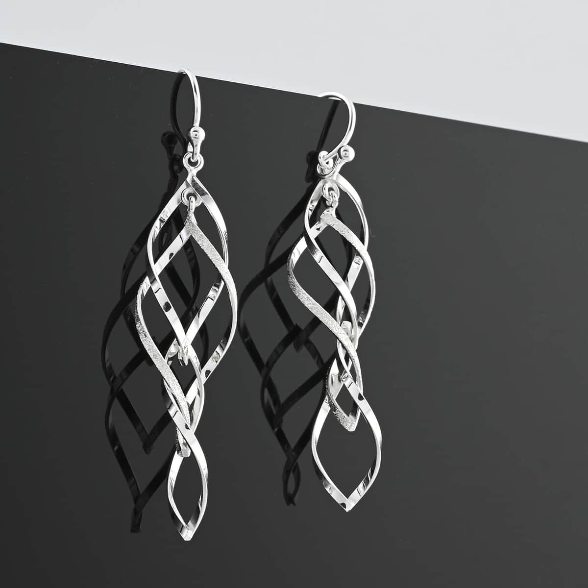 Earrings in Sterling Silver 2.90 Grams image number 1