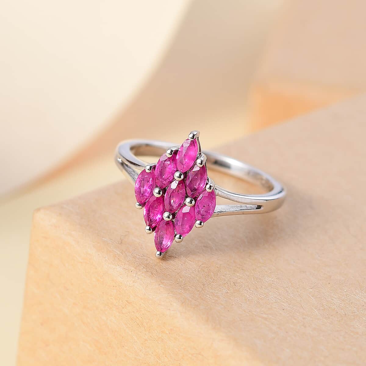 Premium Mozambique Pink Sapphire 0.85 ctw Blossom Cluster Ring in Rhodium Over Sterling Silver (Size 10.0)  image number 1