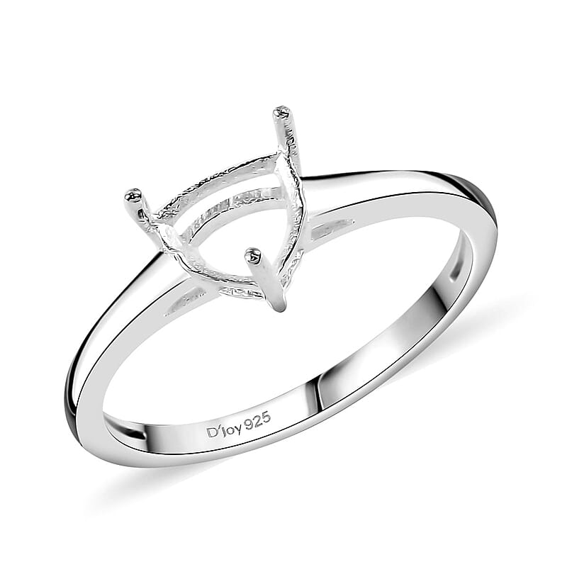 Ring in Sterling Silver (Size 7.0) 1.65 Grams