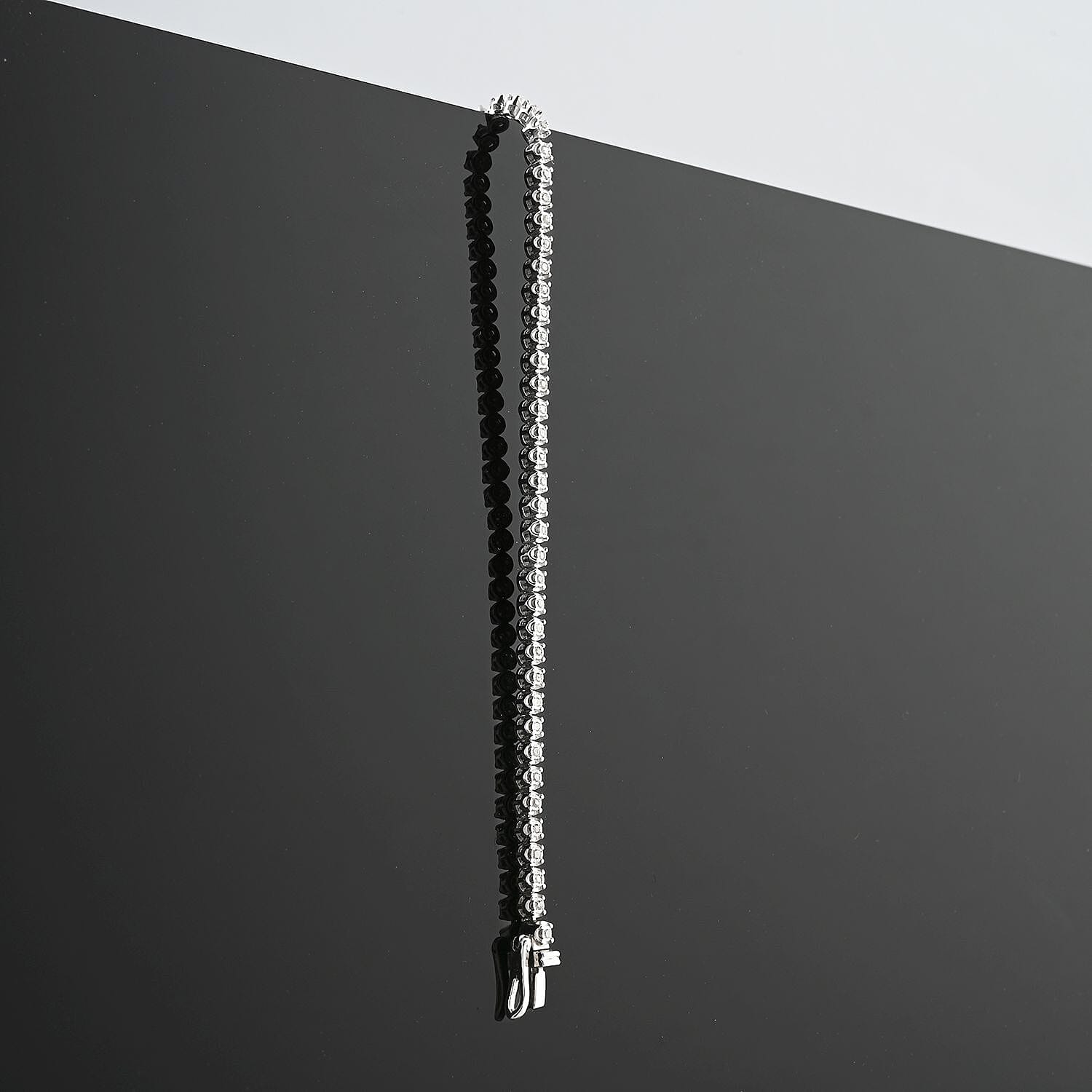 Default Title - Product card gallery slide 2 (10145652834587)