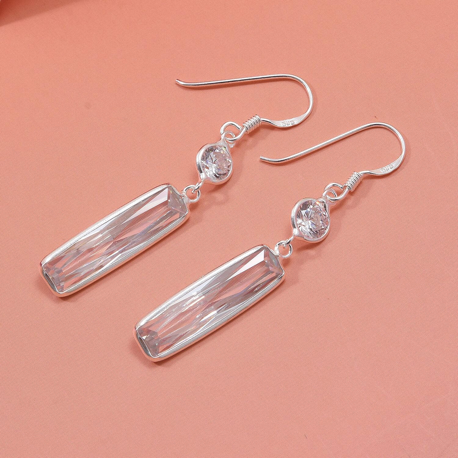 Simulated White Diamond - Product card gallery slide 2 (9432365891839)