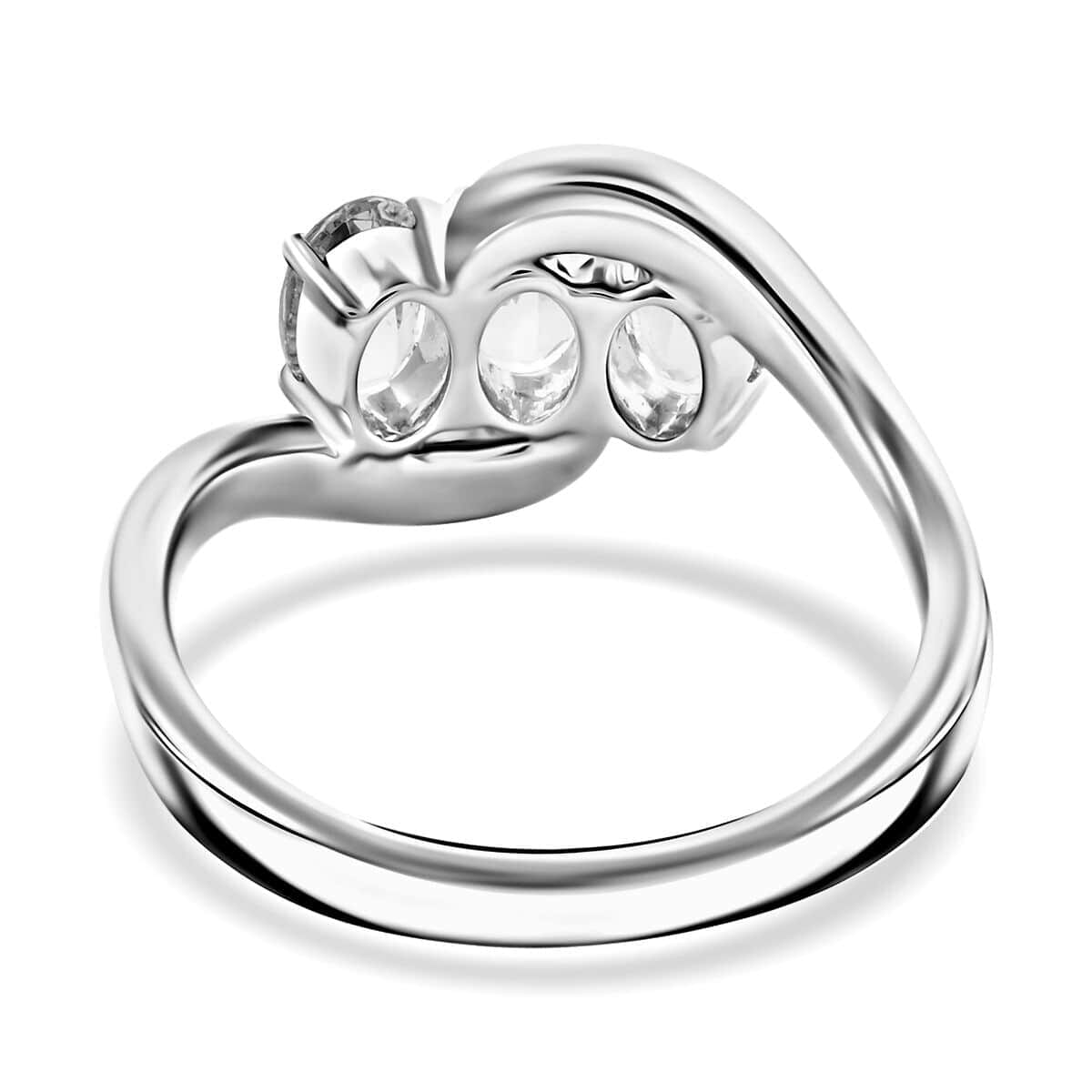 Certified & Appraised Luxoro AAA Santa Maria Aquamarine and I2 Diamond 1.30 ctw Ring in 14K White Gold (Size 7.5) image number 4