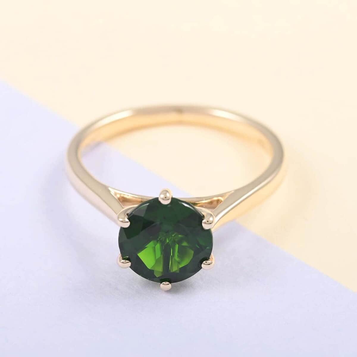 Certified & Appraised Luxoro AAA Chrome Diopside 2.15 ctw Solitaire Ring in 10K Yellow Gold (Size 8.5)  image number 1