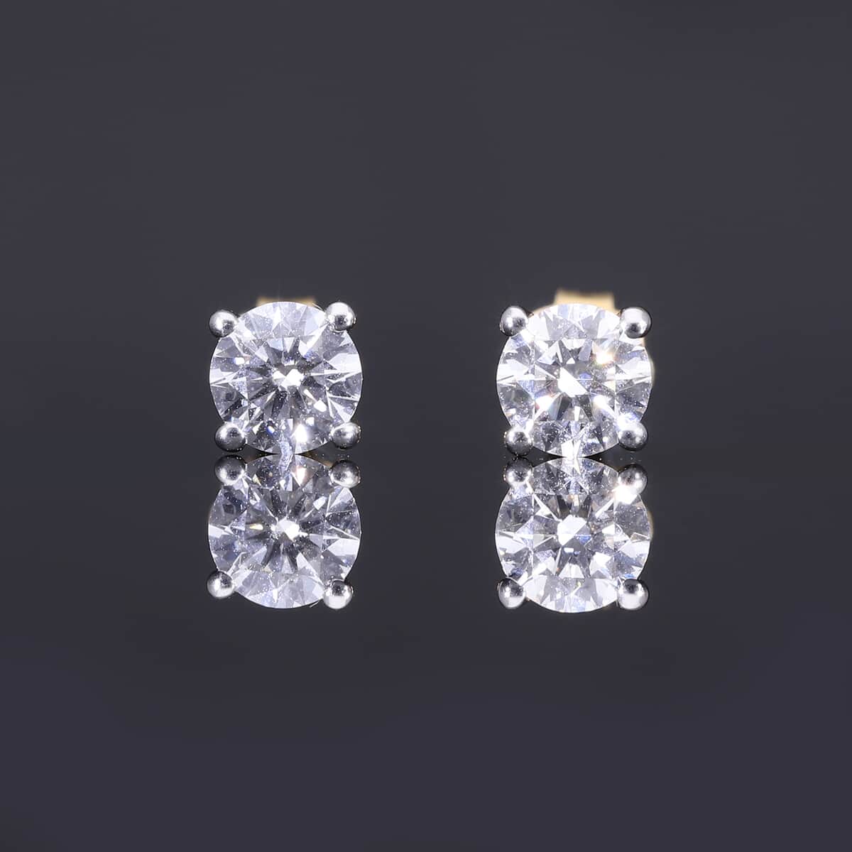 Luxuriant Lab Grown Diamond VS 0.50 ctw Stud Earrings in 14K Yellow Gold image number 1