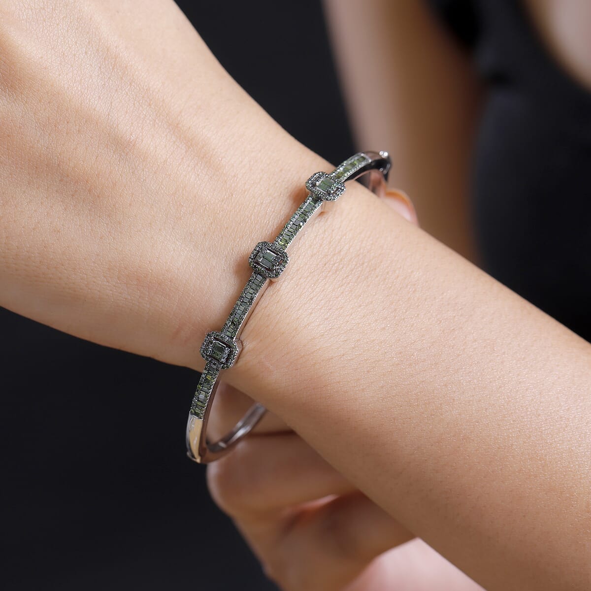 Green Diamond 1.00 ctw Art Deco Bangle Bracelet in Rhodium Over Sterling Silver (7.25 In) image number 2