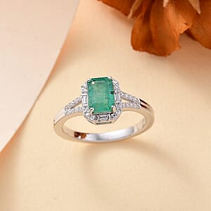 Kagem Zambian Emerald and Moissanite 1.20 ctw Embrace Ring in Rhodium Over Sterling Silver (Size 7.0)