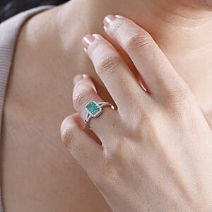 Kagem Zambian Emerald and Moissanite 1.20 ctw Embrace Ring in Rhodium Over Sterling Silver (Size 7.0)