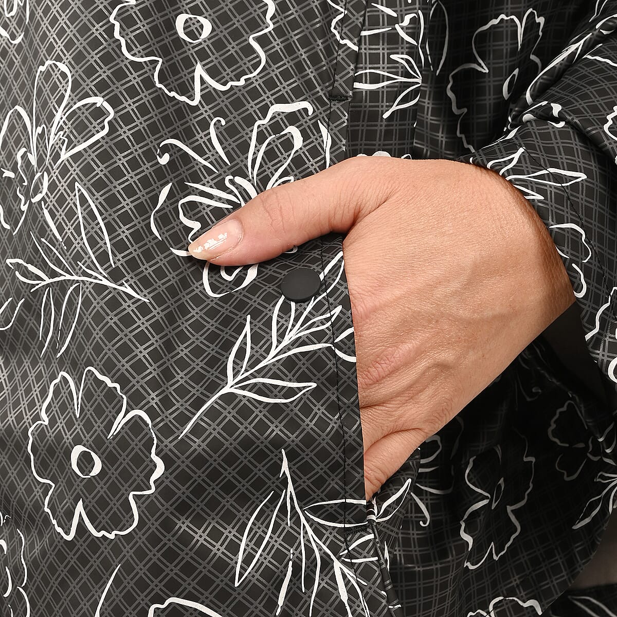 Closeout ShedRain GOGO Women's Raincoat Poncho - Black Floral Size L/XL image number 4