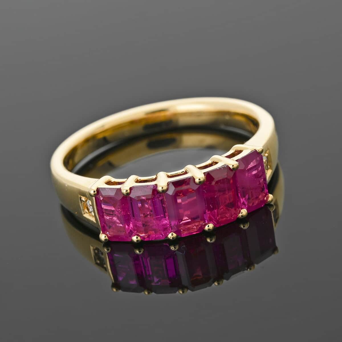 Certified & Appraised Luxoro AAA Mozambique Ruby and G-H I2 Diamond 1.50 ctw Ring in 14K Yellow Gold (Size 10.0) image number 1