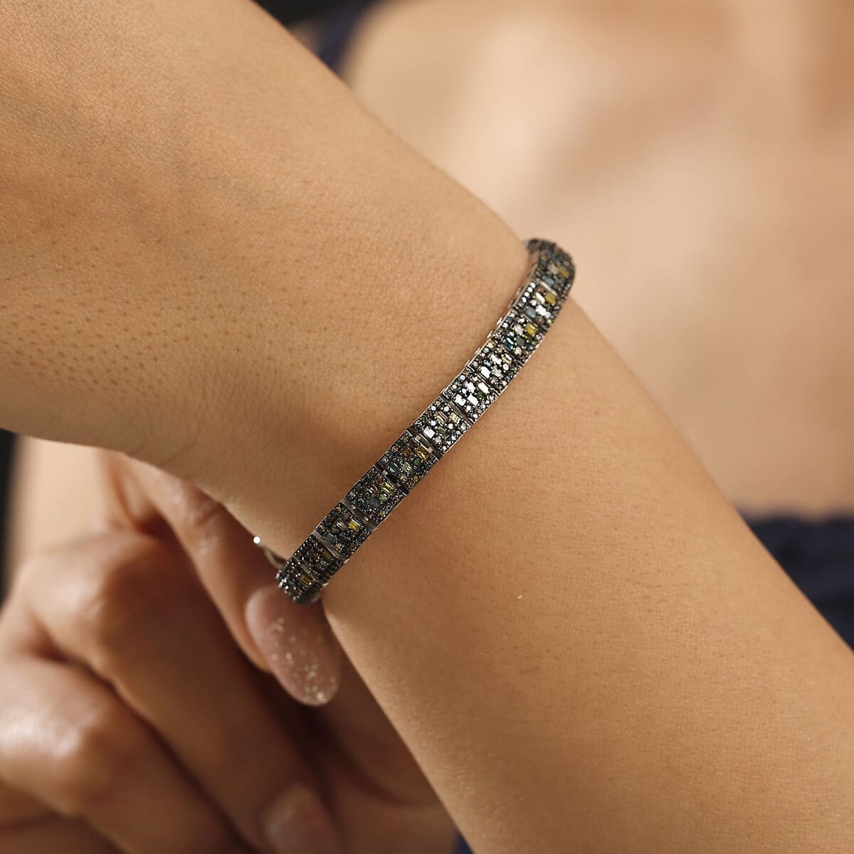 Multi Diamond 4.00 ctw Art Deco Bracelet in Rhodium Over Sterling Silver (7.25 In) image number 2