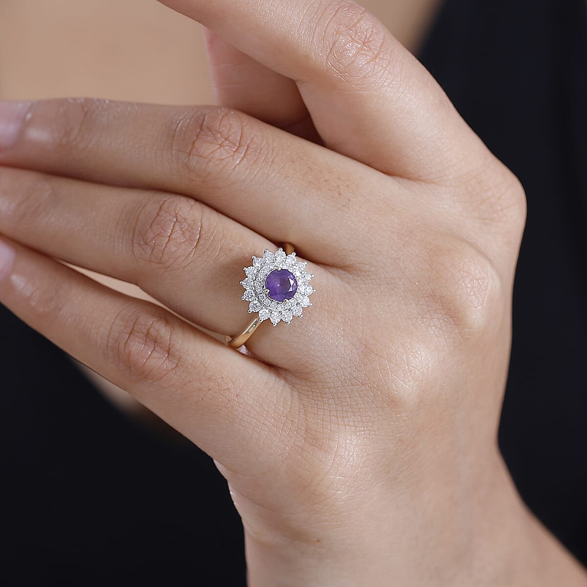 Certified & Appraised Luxoro 14K Yellow Gold AAA Australian Sapphire, Diamond (G-H, I2) (0.74 cts) Floral Ring (Size 10.0) 1.85 ctw image number 2