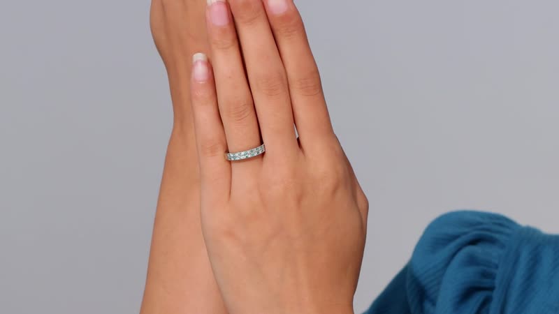 950 Platinum  AAAA  Paraiba Tourmaline   White Diamond  VS2 Band Ring 0.34 ctw ,  Platinum Wt. 3.91 g