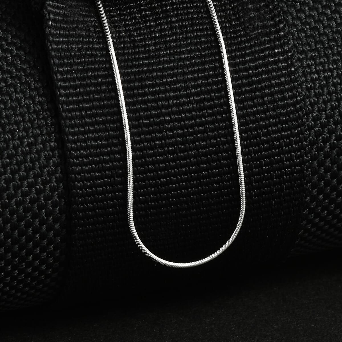 Snake Chain Necklace in Sterling Silver 20 Inches 2.80 Grams image number 1