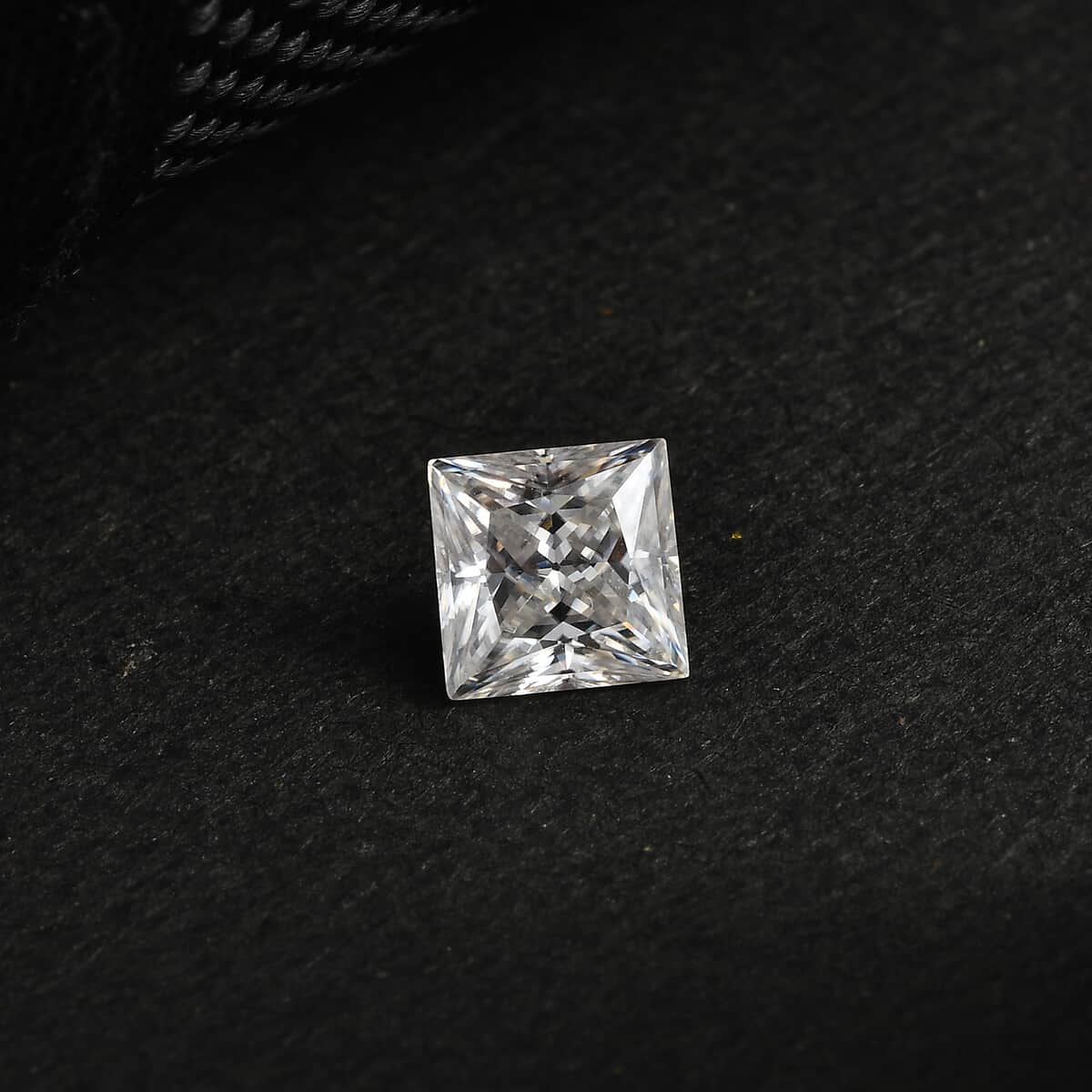 Princess Cut Moissanite (Sqr 6 mm) 1.10 ctw image number 1