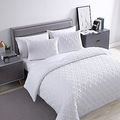 The Nesting Company- Larch 3 Piece Comforter Set - Queen (White) , Bed Comforters , Polyester Comforter , Bedding Sets , Quilt Set
