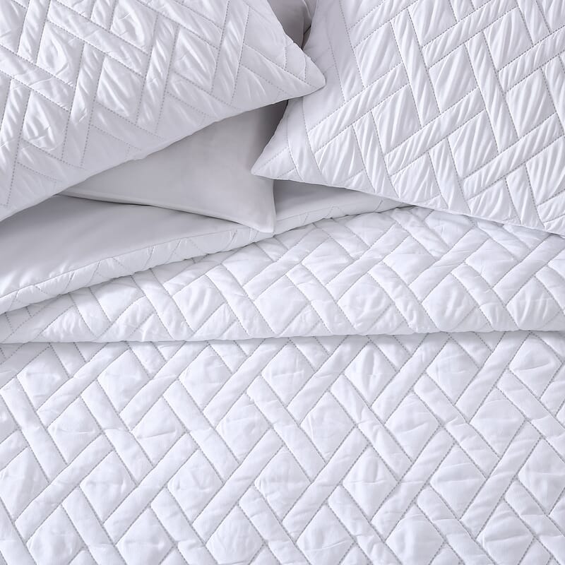 The Nesting Company- Larch 3 Piece Comforter Set - Queen (White) , Bed Comforters , Polyester Comforter , Bedding Sets , Quilt Set