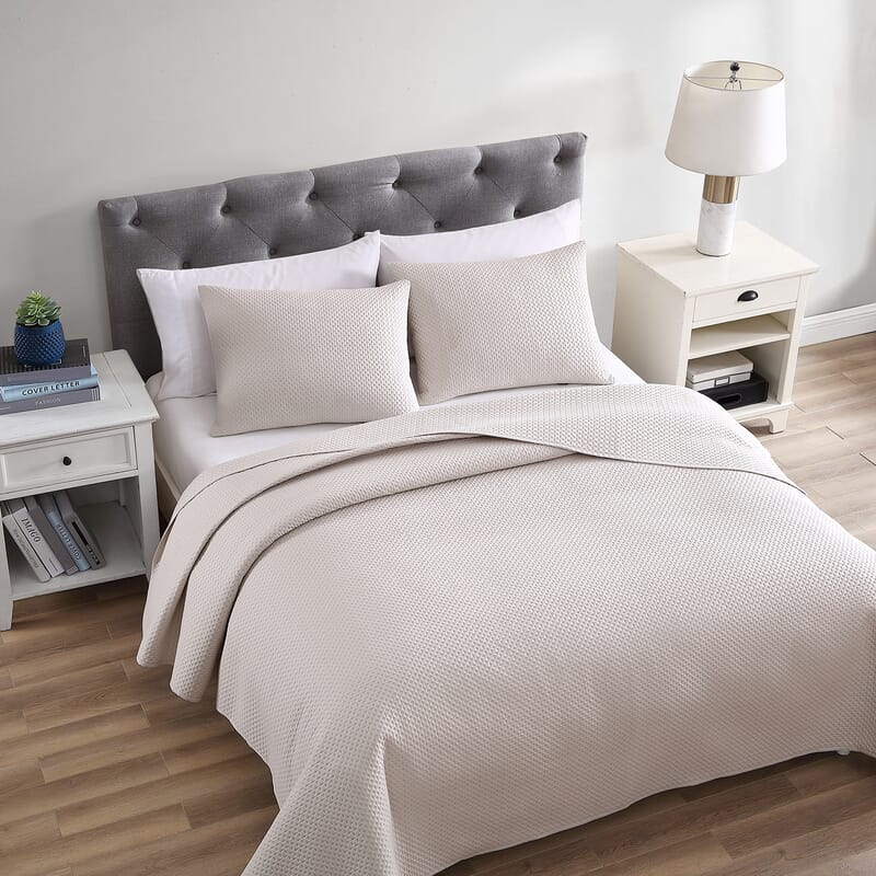 The Nesting Company- Aspen 3 Piece Queen Quilt Set Taupe , Microfiber Quilt Set , Bed Comforter Set , Bedding Set