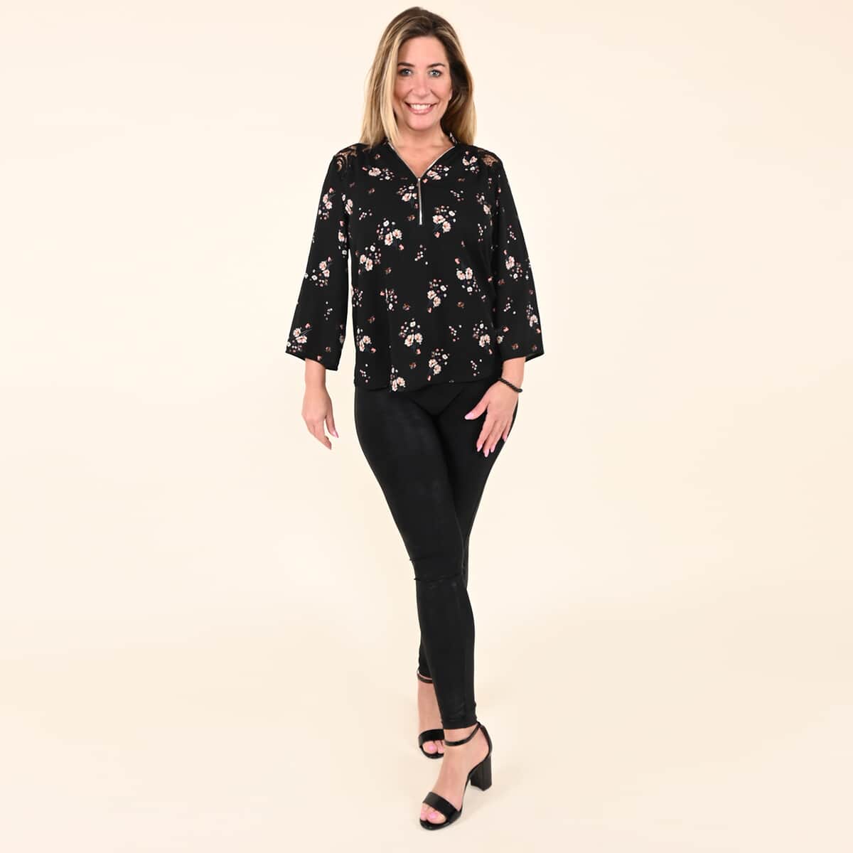 Tamsy Black Floral Printed Zip Neckline 3/4 Sleeve Blouse - L image number 0