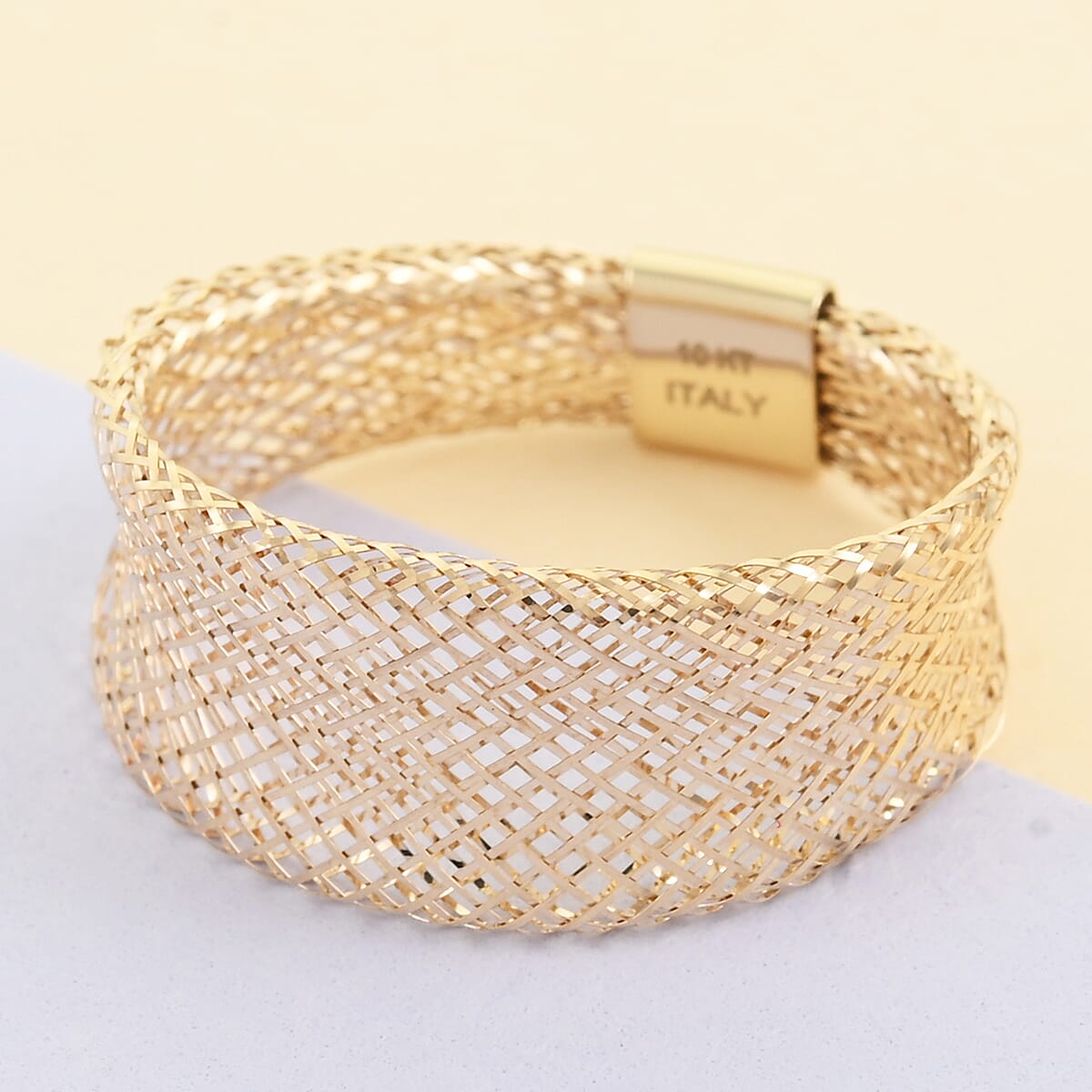 Maestro Gold Collection Italian 10K Yellow Gold Graduated Mesh Stretch Ring (Medium) image number 1