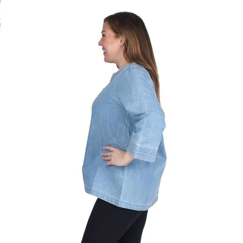 MARTHA STEWART Light Blue Wash Denim Blouse - L