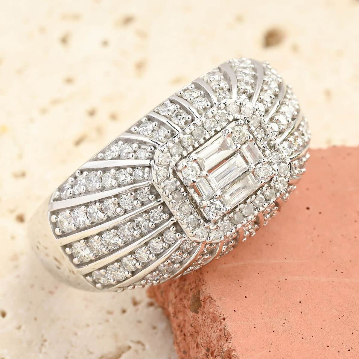 Diamond 1.00 ctw Ring in 10K White Gold 4.85 Grams image number 1