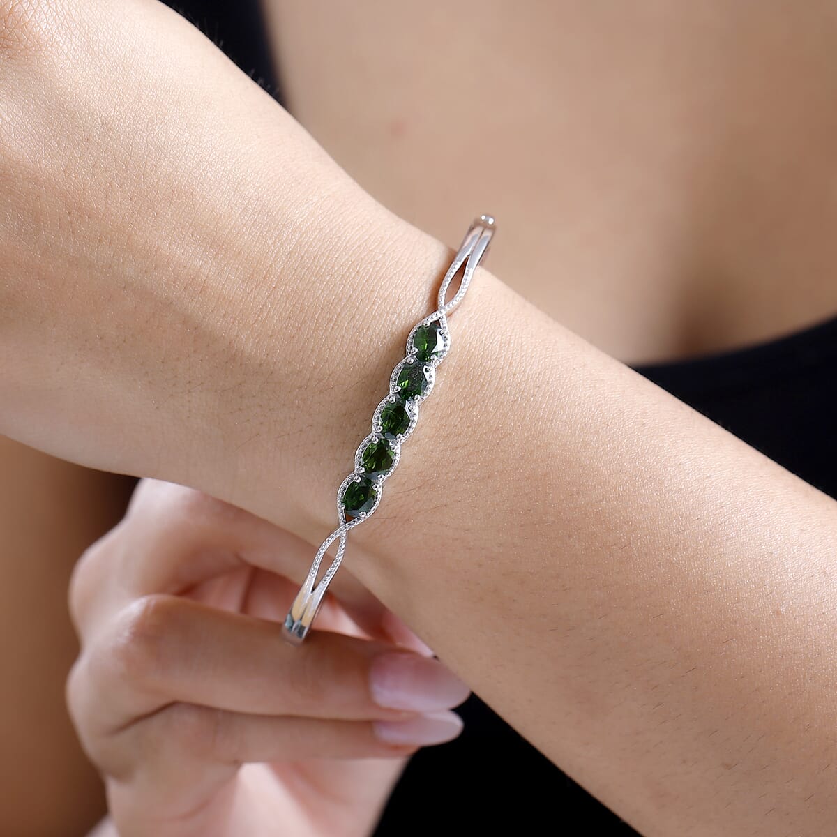 Chrome Diopside 3.75 ctw Love Infinity Bangle Bracelet in Rhodium Over Sterling Silver (8.0 In) image number 2