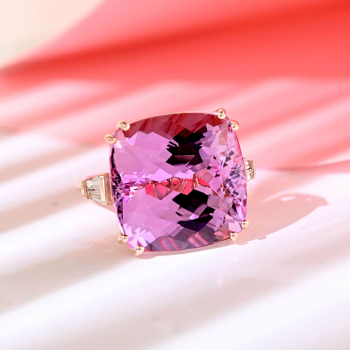 Certified & Appraised Iliana AAA Martha Rocha Kunzite and G-H SI Diamond 26.50 ctw Ring in 18K Rose Gold (Size 8.5) 5.15 Grams image number 1