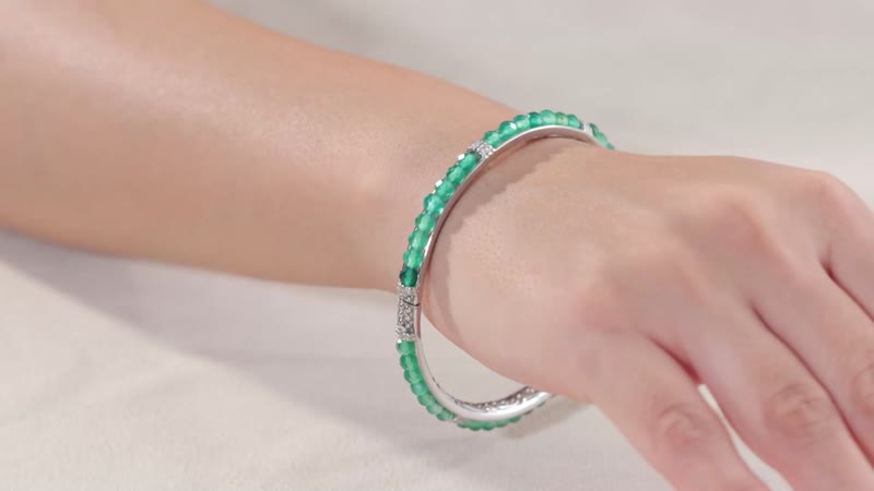 Kuisa Rainbow Moonstone 20.65 ctw Bangle Bracelet in Stainless Steel (7.25 In)