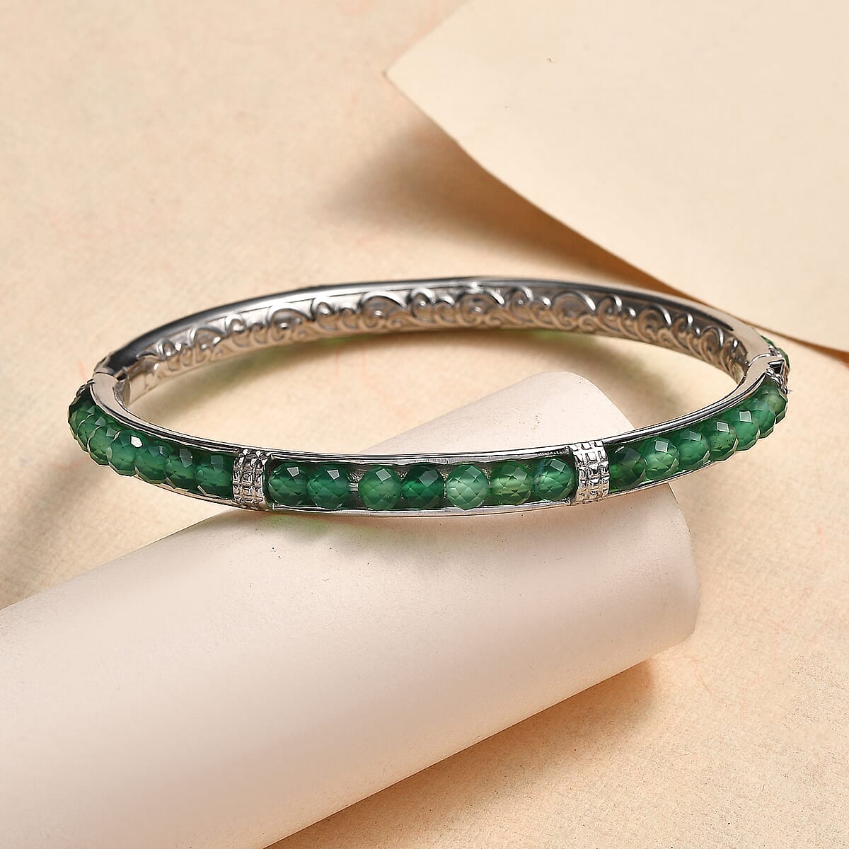 Green Agate 22.00 ctw Bangle Bracelet in Stainless Steel (7.25 In) image number 1