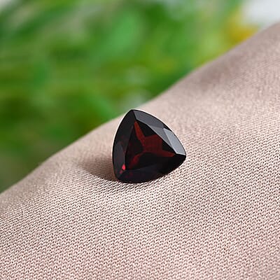 AA Mozambique Garnet (Trl 9 mm) 2.33 ctw Loose Gemstone
