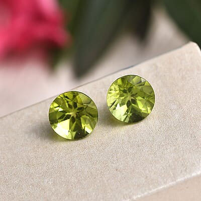 Peridot Set of 2 (Rnd 7 mm) 2.87 ctw Loose Gemstone