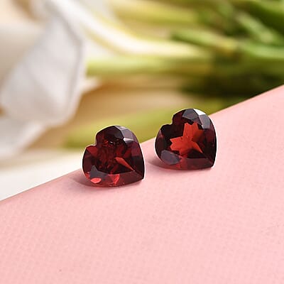 AA Mozambique Garnet Set of 2 (Hrt 9 mm) 4.74 ctw Loose Gemstone