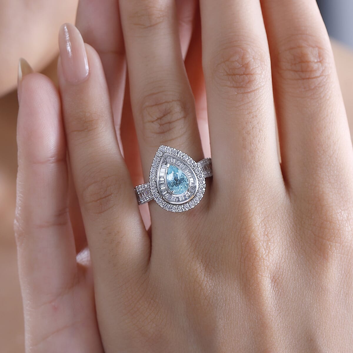 Certified & Appraised Rhapsody AAAA Paraiba Tourmaline and E-F VS Diamond 2.00 ctw Ring in 950 Platinum (Size 9.0) 9.40 Grams image number 2