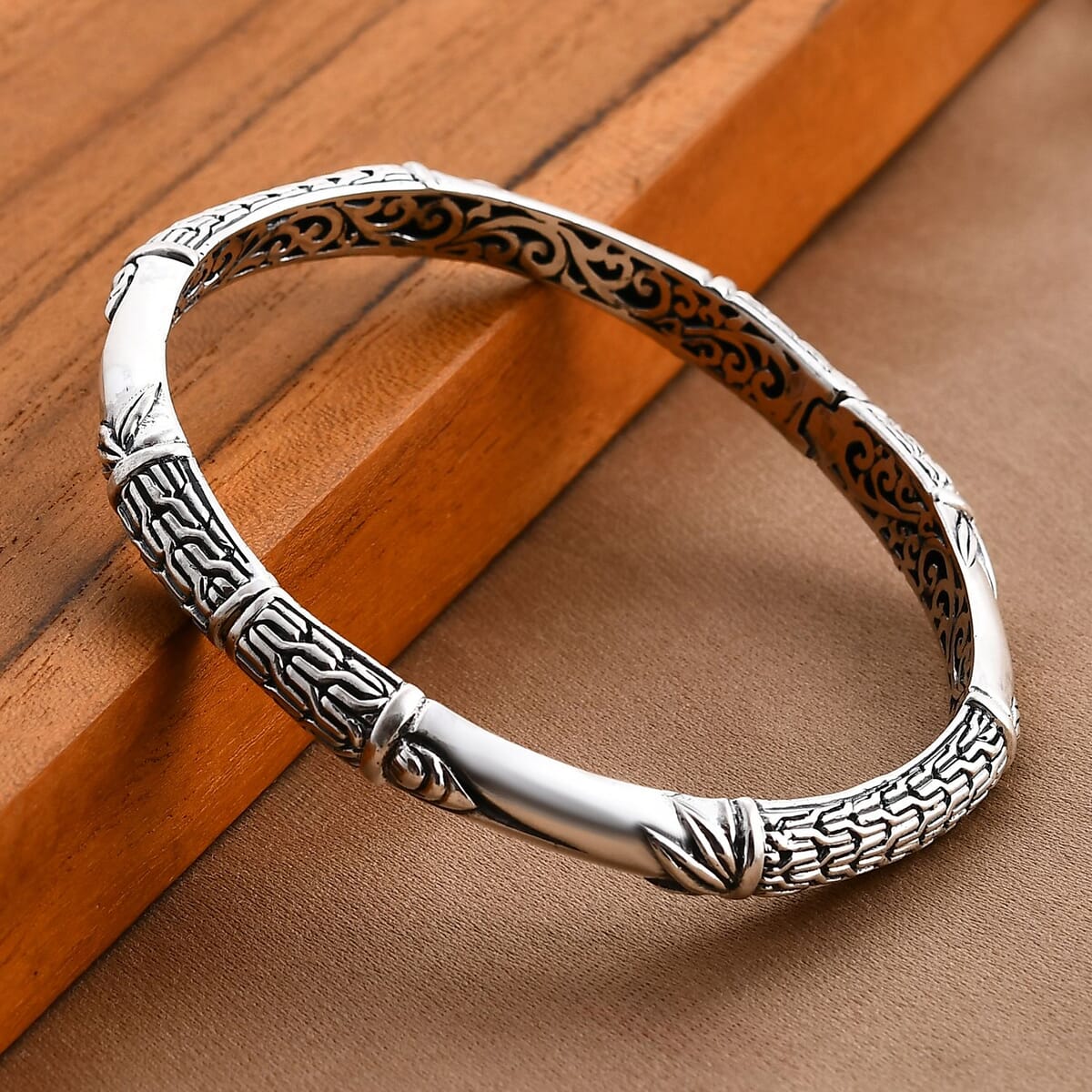Bali Legacy Sterling Silver Tulang Naga Bangle Bracelet (7.25 In) 23.18 Grams image number 1