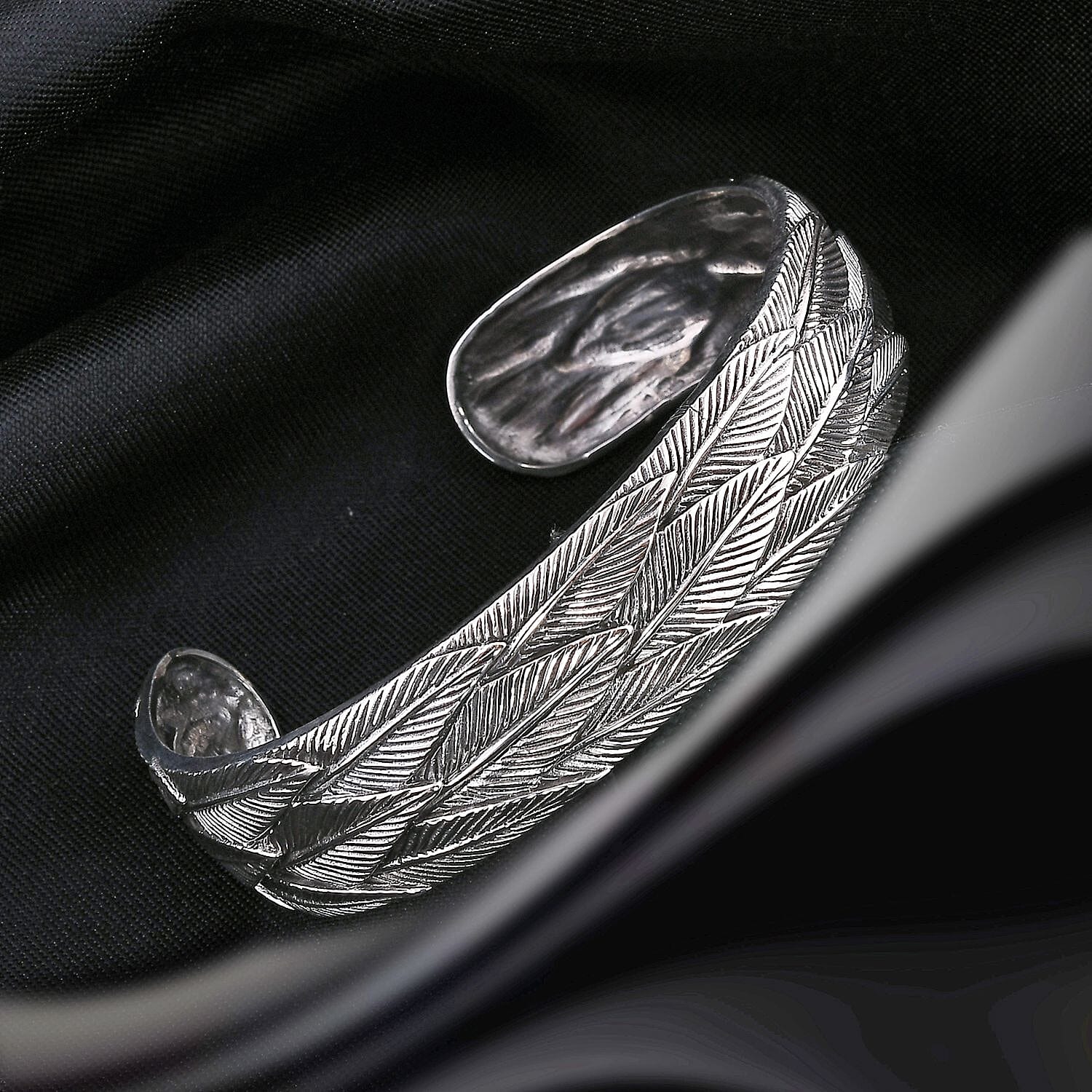 Feather - Product card gallery slide 2 (9432396103935)