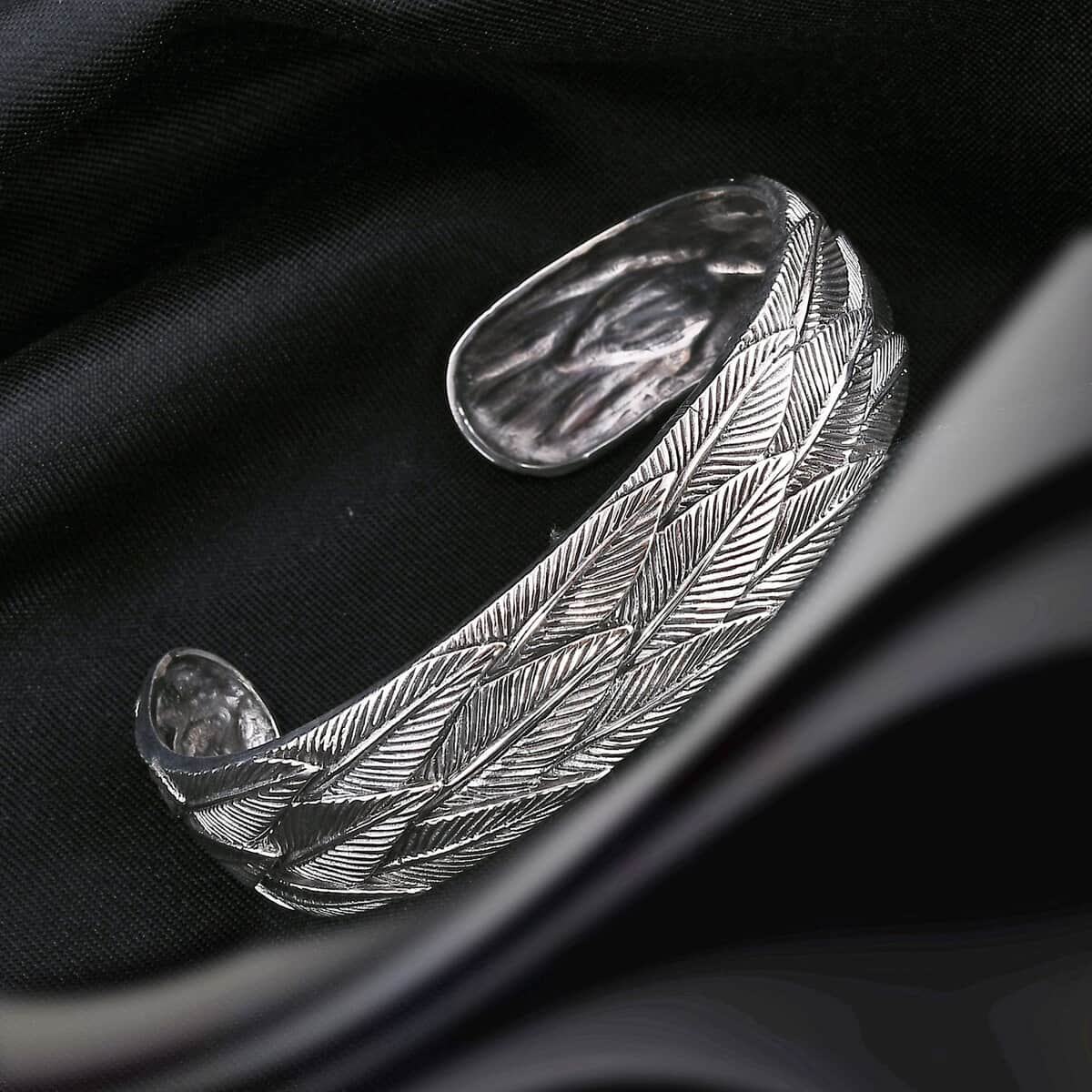 Bali Legacy Garuda Feather Cuff Bracelet in Sterling Silver (7.25 In) 27 Grams image number 1